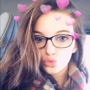 Meet your Posher, Katelyn